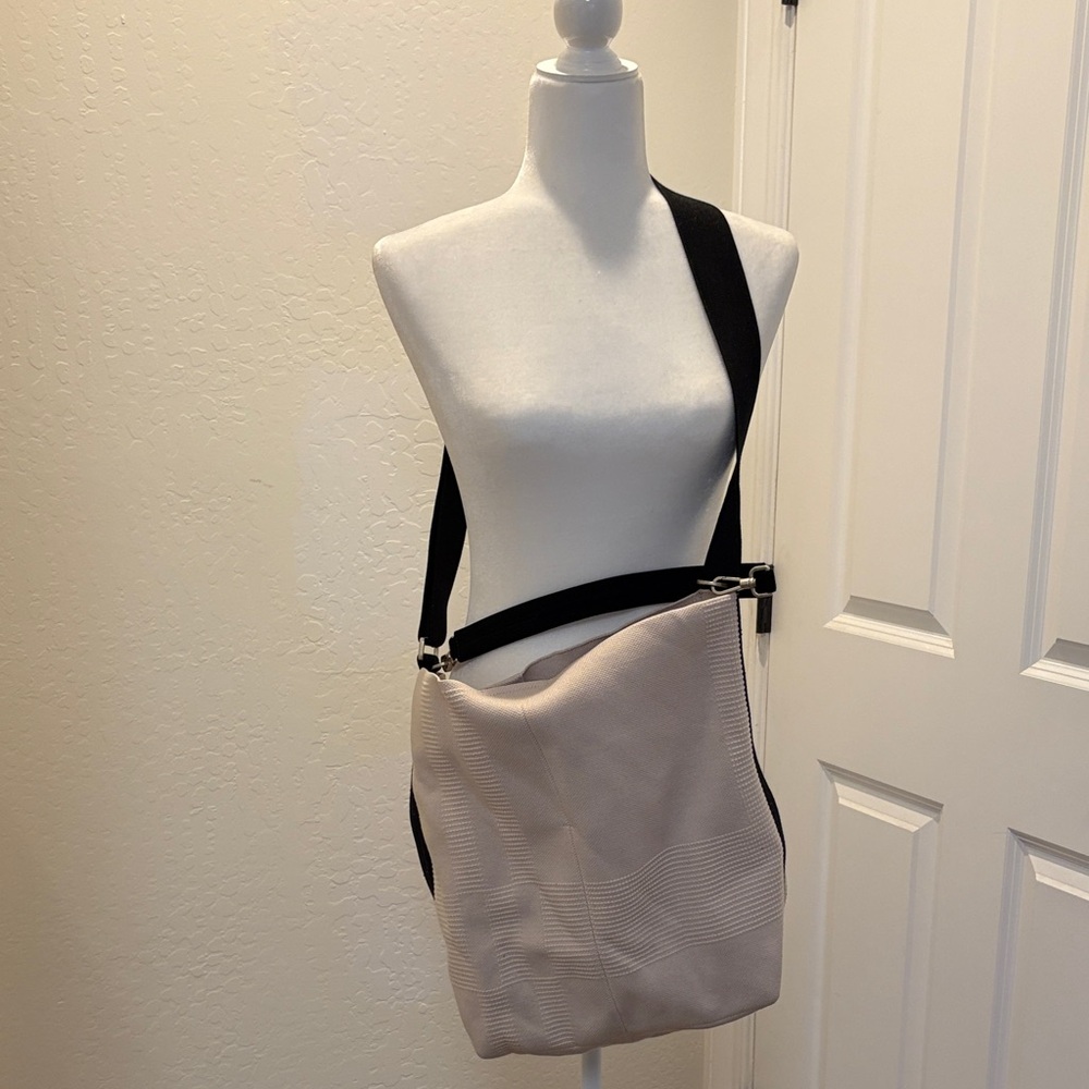 Rothy’s Messenger Bag